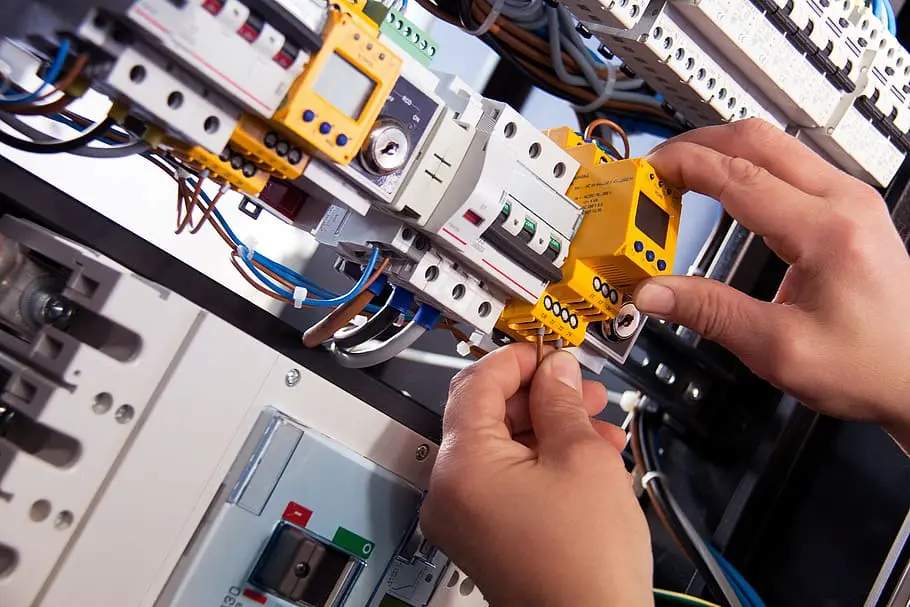 How to Choose the Right Electrical Contractor for Your Home Or Business